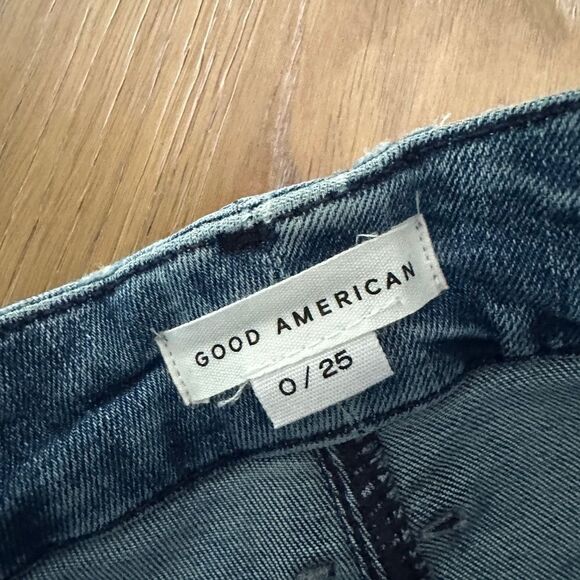Good American Good Straight With Split Back Pockets in Indigo127 - Picture 6 of 10